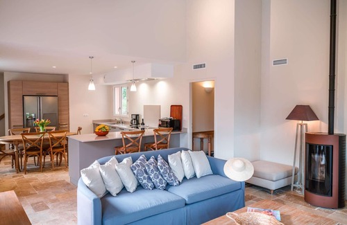 Castelnau-de-Montmiral Villa | Villa Puycelsi - air conditioning & heated swimming pool in a charming estate - VI