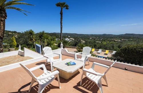 Concelho Villa | Villa Quinta Tropical - beautiful villa for 12 with private pool, AC and Wifi