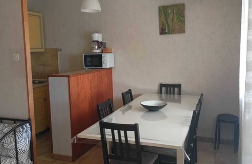 Carnoux-en-Provence House | Villa rdj. Sea and Cassis 6km, Marseille 20. Two apartments for 1 to 6 pers=12p
