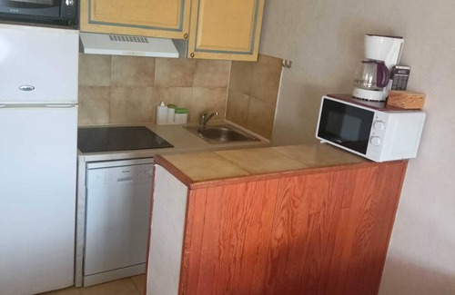 Carnoux-en-Provence House | Villa rdj. Sea and Cassis 6km, Marseille 20. Two apartments for 1 to 6 pers=12p