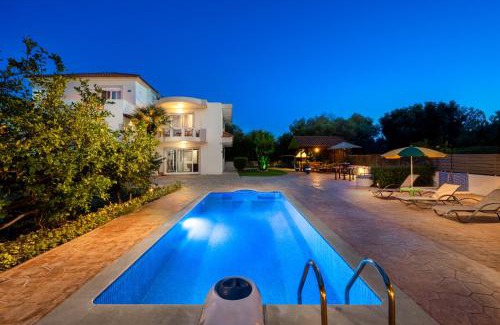 Kremasti Villa | Villa Rea Luxury 5 bdrs with swimming pool