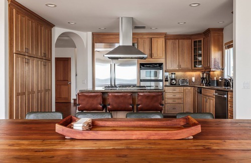Eastern Malibu House | Villa Reina by Fieldtrip | Majestic Ocean-View Villa in Malibu