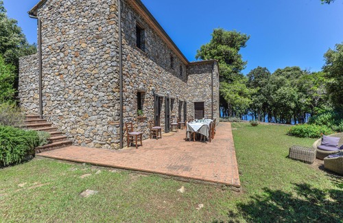 Rio Marina Villa | Villa 'Relais Il Termine' with Sea View, Wi-Fi and Air Conditioning
