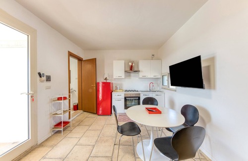 Capilungo Villa | Villa 'Rilù - Sole Rosso' with Shared Pool, Wi-Fi and Air Conditioning