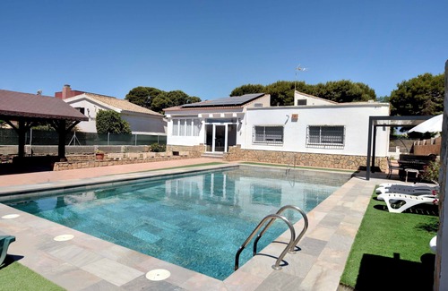Roquetas de Mar Ski Chalet | Villa Rio Tajo