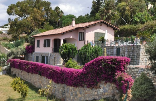 Bordighera Villa | "Villa Riviera" Between sea view + mountain view with pool + BBQ terrace near the coast!