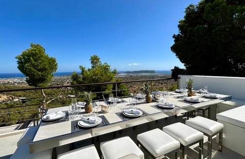 Sant Josep de sa Talaia Villa | Villa Roca Ibiza - Un Paraíso Premium a solo 10 minutos de la ciudad de Ibiza y de las playas Cala Jondal y Salinas