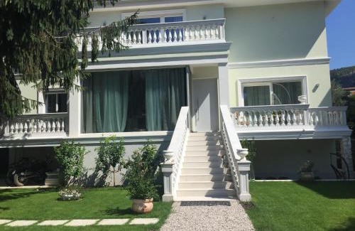 Arco Apartment | Villa Romantika