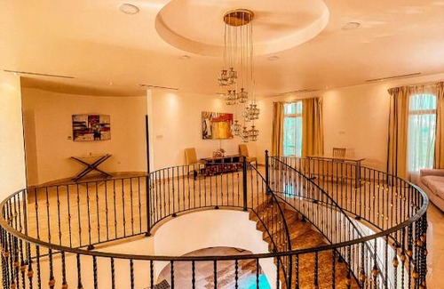 Dubai House | Villa Room #1 in Umm Al Sheif