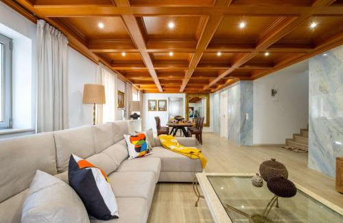 Estoril Villa | Villa Rosa Estoril Retreat by Portugal Portfolio