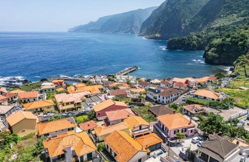 Porto Moniz Villa | Villa Rosa Mare by Homie