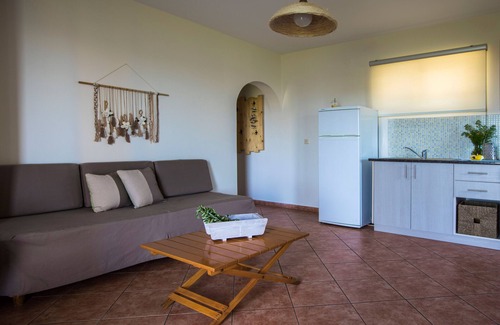 Trapezaki Hotel | Villa Rosa, One Bedroom Apartment with shared pool and stunning sea views