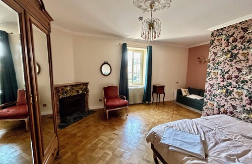 Auvergne-Rhone-Alpes Other | Villa Rose, a manor house in the Monts du Lyonnais