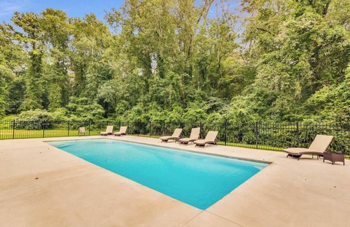 Lithonia Villa | Villa Rose Gated Estate, Heated Pool