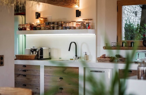 Tourrettes-sur-Loup Villa | Villa Rosebud – Sea View & Secret Garden