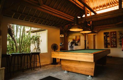 Banjarangkan Villa | Villa Rosita - Luxury Oceanfront Villa with Chef
