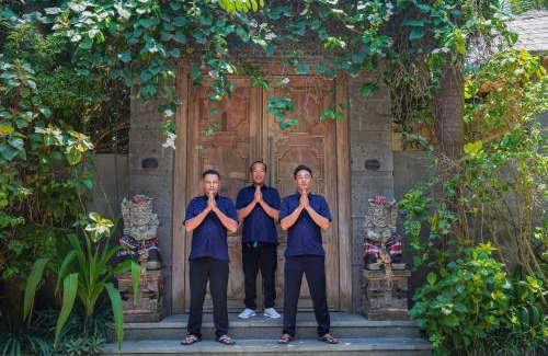 Banjarangkan Villa | Villa Rosita Oceanfront Villa with Private Chef in Bali