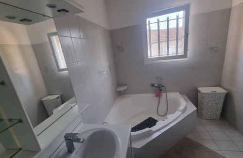 Le Rove House | Villa Rove