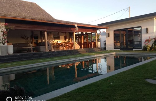 Beraban Villa | Villa Rovic face aux rizières