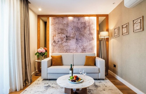 Tivat Hotel | Villa Royal
