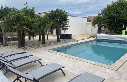 Royan Villa | Villa Royan 10 persons with private heated pool 650m from the beach