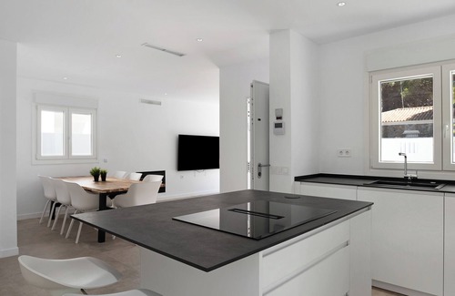 Los Gallos-Cerromolino House | Villa 'Santa Clara 21a' with Private Pool, Wi-Fi and Air Conditioning