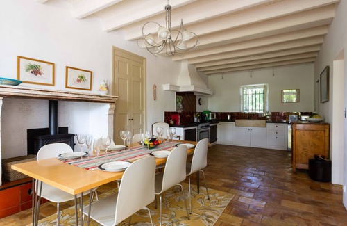 Saint-Etienne-du-Gres House | Villa Saint-Étienne-du-Grès, 4 bedrooms, 8 persons