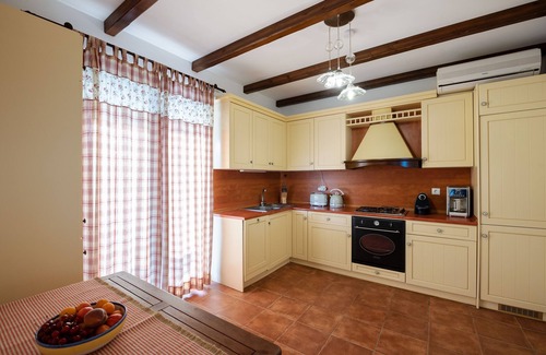 Lahania House | VILLA SALAMINA ON THE BEACH