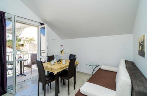 Plat Apartment | Villa Samba - Two Bedroom Apartment with Balcony and Sea View