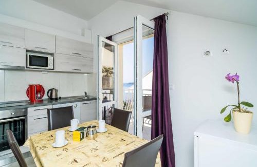 Plat Apartment | Villa Samba - Two Bedroom Apartment with Balcony and Sea View