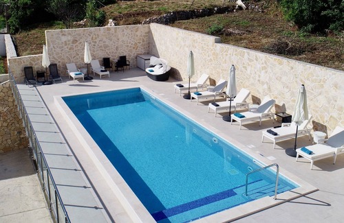 Plat Apartment | Villa Samba - Two-Bedroom Apartment with Terrace and Sea View