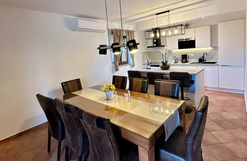 Martinski Villa | Villa San Martino for 8 with private heated pool!