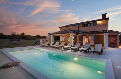 Martinski Villa | Villa San Martino for 8 with private heated pool!