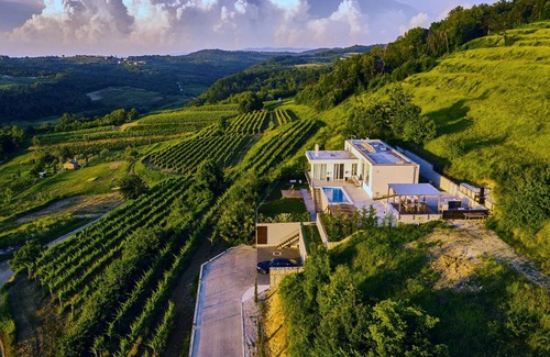 Momjan Villa | Villa San Mauro - Four Bedroom Villa, Sleeps 8