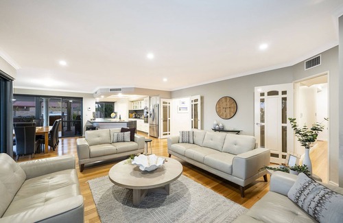 Halls Head Villa | Villa Santavea - exclusive luxury resort on canals