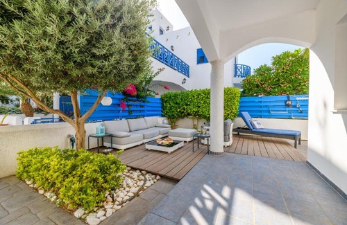 Dherynia Villa | Villa Santorini