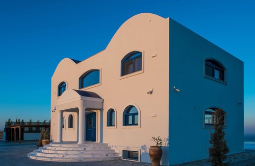 Agia Pelagia Villa | Villa Santorini, Wine Dark Sea Villas