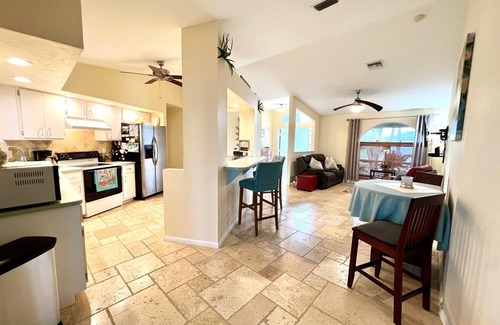 Cape Coral Villa | Villa Saratoga Lake with Exquisite Sunrises & Views!