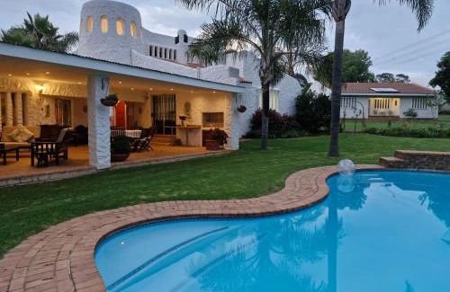 Greater Johannesburg Metropolitan Area Bed & Breakfast | Villa Sardinia Guest House