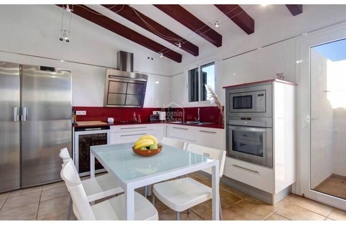 Binibequer Vell Ski Chalet | Villa Sargantana Negra: Beautiful villa in Binibeca
