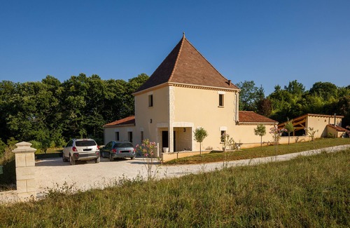 Sarlat-la-Caneda Villa | Villa Sarlat, air-conditioned, 3 bedrooms, heated swimming pool, pool house .