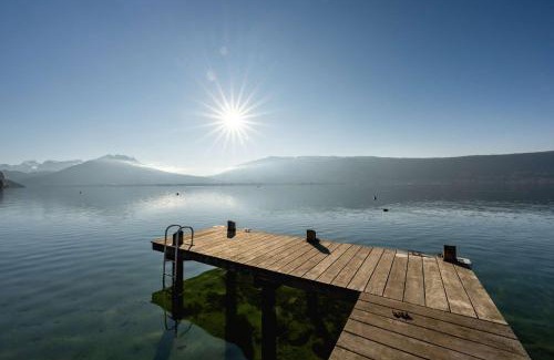 Veyrier-du-Lac Villa | Villa Sarmaz les pieds dans l'eau