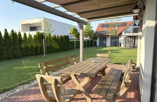 Sajdikove Humence Villa | Villa Scandinavia