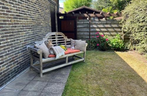 Witte Burg House | Villa Schorpioen - quiet location in Oostduinkerke