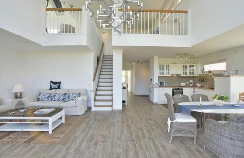 Trent House | Villa Schwalbennest