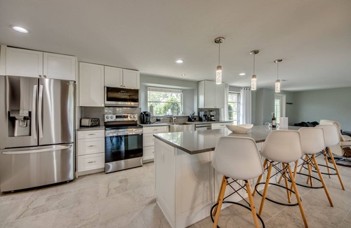 Lochmoor Waterway Estates Villa | Villa Seafan - remodeld, new furniture, heated pool, kayaks, perfect for boaters