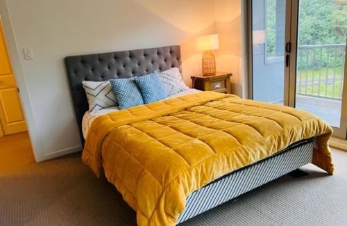 Wellington House | Villa Sebastian - Large Modern Home