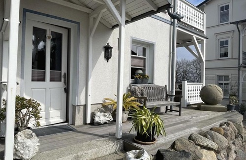 Sassnitz Villa | Villa Seestern - Ferienhaus mit Meerblick