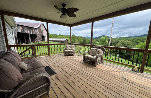 Butler House | Villa Serenita - Watauga Lake, Pet Friendly