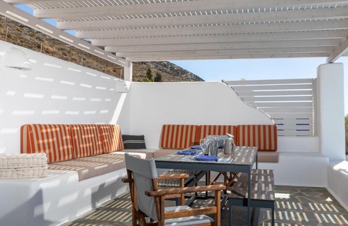 Naxos House | Villa Serenity